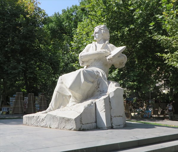 051-Памятник Мартиросу Сарьяну